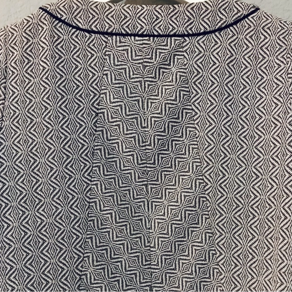 Posh Geometric Patterned Tweed Jacket - Picture 3 of 7